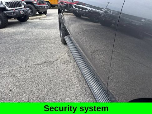 Used 2019 Ford Expedition XLT RWD image 4