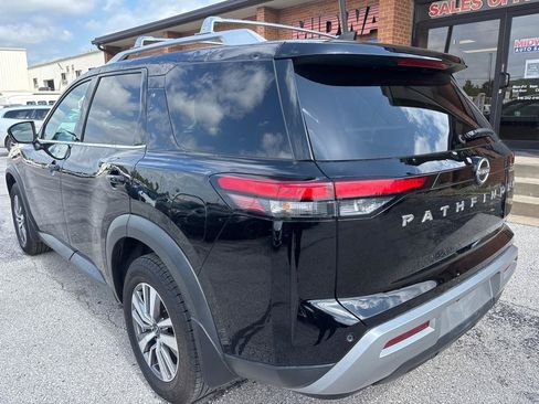 Used 2022 Nissan Pathfinder SL FWD image 14