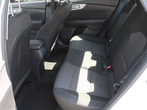 Used 2023 Kia Forte LXS w/ LXS Technology Package FWD image 17