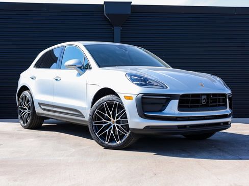 Certified 2026 Porsche Macan image 9
