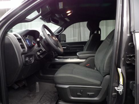 Used 2025 RAM 2500 Big Horn AWD/4WD image 11