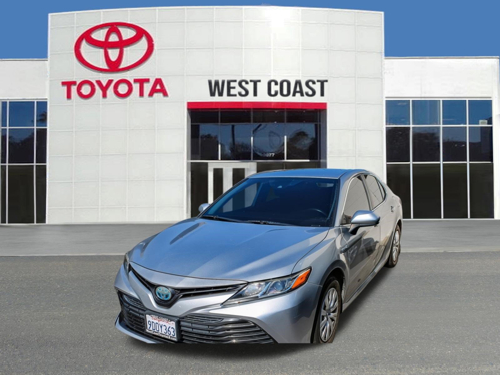 Used 2019 Toyota Camry LE FWD image 1