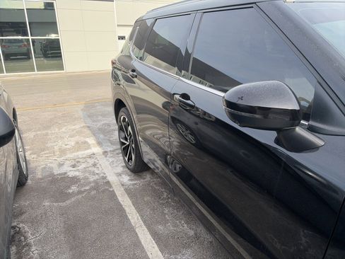 Used 2023 Mitsubishi Outlander SEL Black Edition image 3