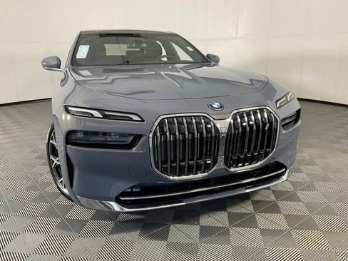 Used 2024 BMW i7 xDrive60 AWD/4WD image 11