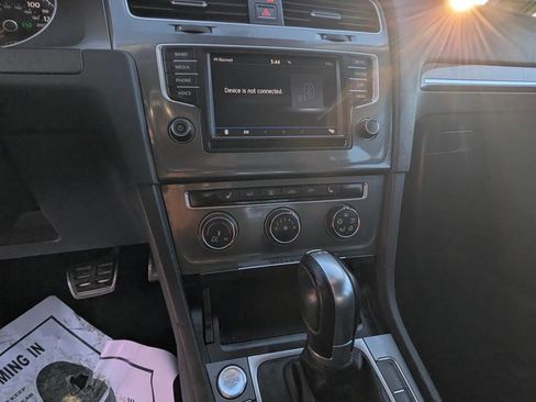 Used 2017 Volkswagen Golf Alltrack SE image 19