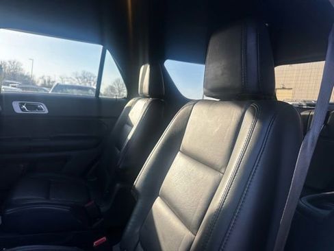 Used 2015 Ford Explorer XLT w/ Equipment Group 202A image 14