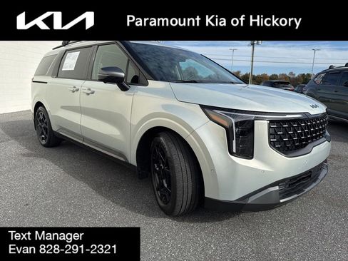 Used 2025 Kia Carnival SX Prestige image 1