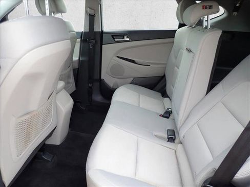 Used 2018 Hyundai Tucson SEL image 9