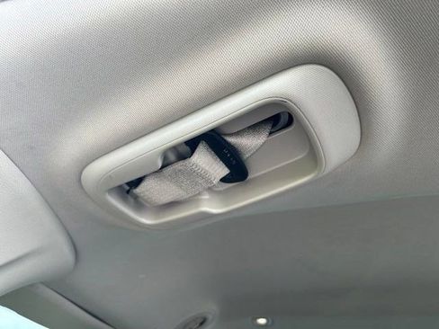 Used 2023 Chrysler Pacifica Touring-L FWD image 50