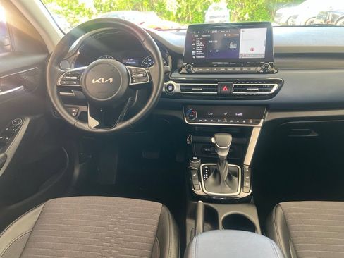 Certified 2023 Kia Seltos S w/ Navigation Package AWD/4WD image 16
