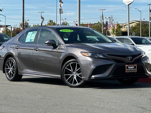 Used 2024 Toyota Camry SE w/ Convenience Package FWD image 2