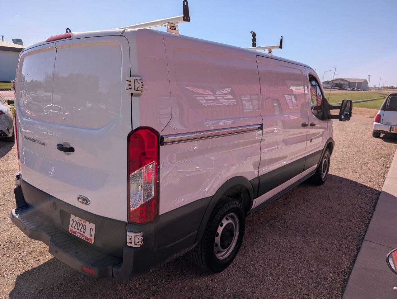 Used 2018 Ford Transit 250 130 Low Roof RWD image 5