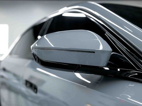 Used 2024 BMW 760i xDrive w/ Executive Package image 19