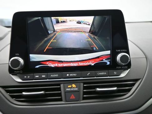 Used 2025 Nissan Altima 2.5 S FWD image 12
