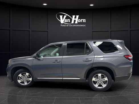 Used 2023 Honda Pilot EX-L image 4