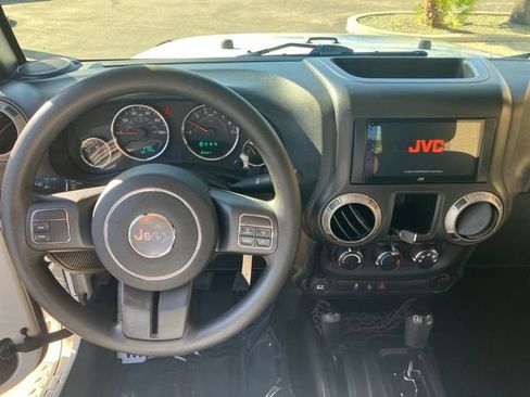 Used 2016 Jeep Wrangler Sport w/ Mopar Black Appearance Group AWD/4WD image 5