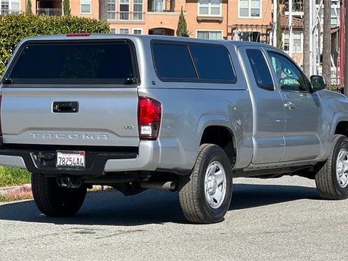 Used 2023 Toyota Tacoma SR image 4
