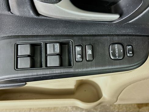 Used 2012 Toyota Camry LE image 15