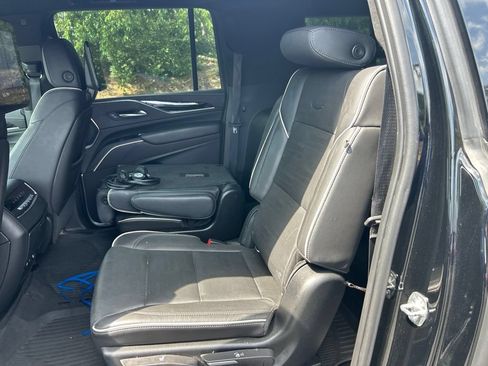 Used 2021 Cadillac Escalade ESV Sport AWD/4WD image 16