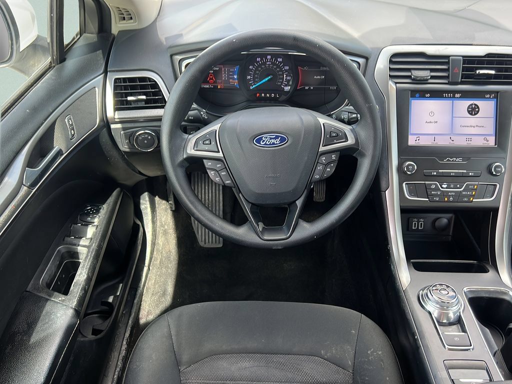 Used 2019 Ford Fusion SE FWD image 11
