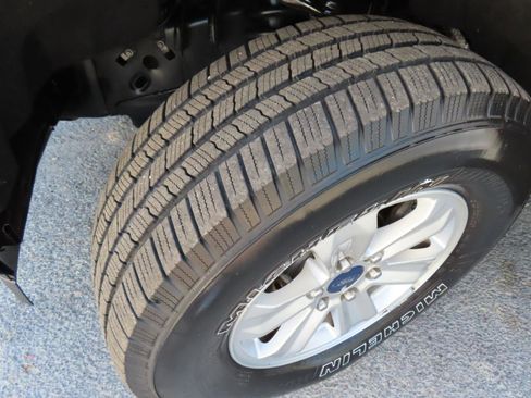 Used 2019 Ford F150 XLT image 14