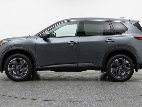 Used 2025 Nissan Rogue SV AWD/4WD image 3