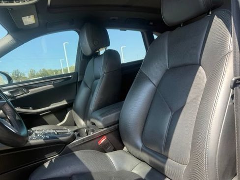 Used 2018 Porsche Macan S AWD/4WD image 11