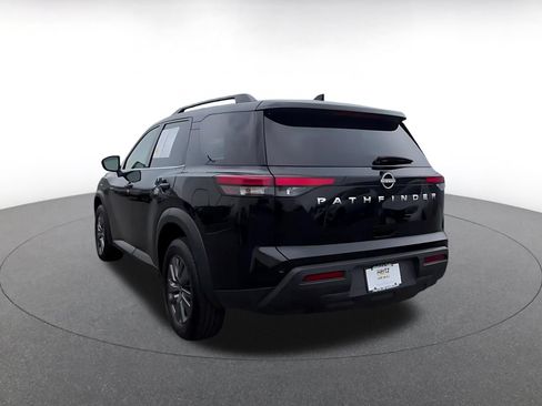 Used 2025 Nissan Pathfinder SV FWD image 11