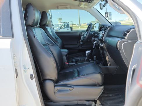 Used 2019 Toyota 4Runner TRD Off-Road Premium image 34