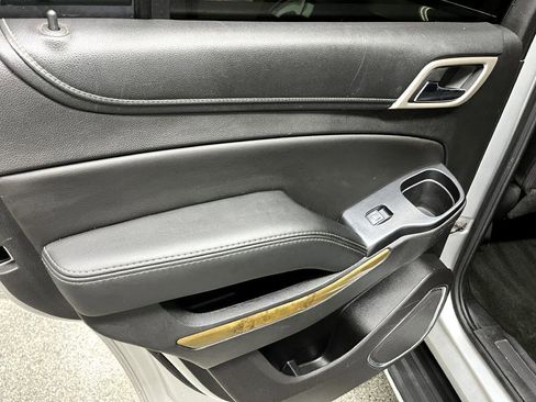 Used 2017 GMC Yukon Denali image 23