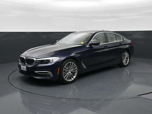 Used 2019 BMW 530e w/ Luxury Package RWD image 1