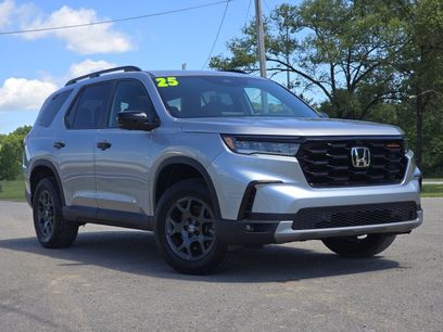 Used 2025 Honda Pilot TrailSport