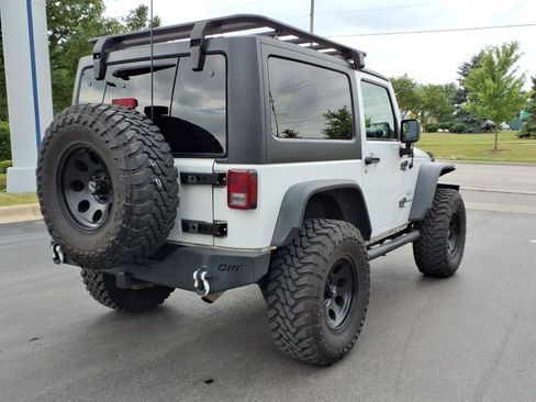 Used 2013 Jeep Wrangler Sahara w/ Connectivity Group AWD/4WD image 8