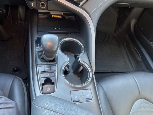 Used 2022 Toyota Camry XSE image 11