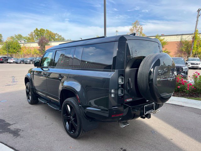 Used 2025 Land Rover Defender 130 V8 AWD/4WD image 8