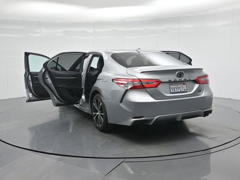 Used 2020 Toyota Camry SE image 31