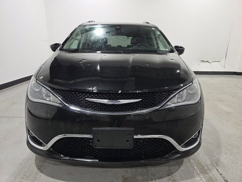 Used 2017 Chrysler Pacifica Touring-L Plus image 1