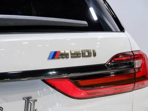 Used 2021 BMW X7 M50i w/ Dynamic Handling Package AWD/4WD image 74