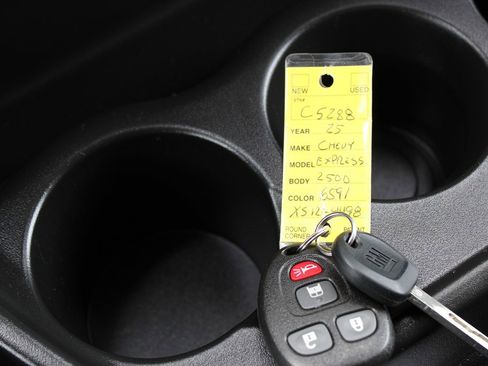 Used 2025 GMC Savana 2500 w/ Driver Convenience Package image 35