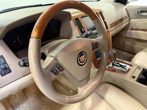 Used 2006 Cadillac STS V8 w/ Preferred Equipment Group RWD image 19