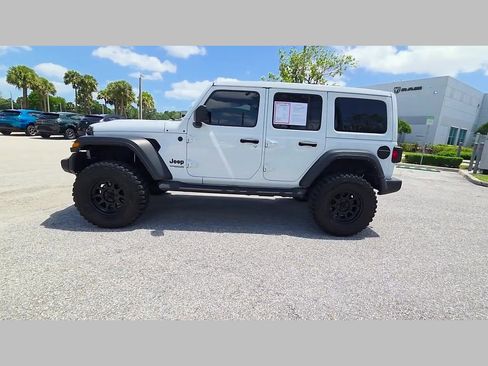Used 2022 Jeep Wrangler Unlimited Sport w/ Sun And Sound Package AWD/4WD image 48