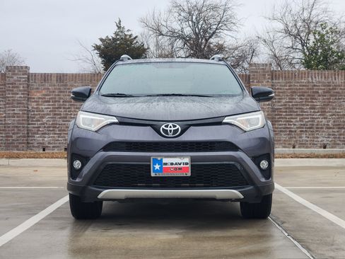 Used 2016 Toyota RAV4 SE image 2
