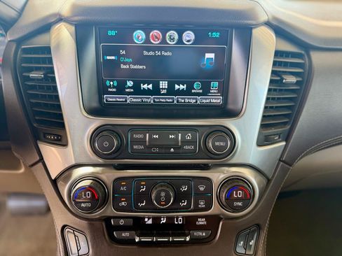 Used 2018 Chevrolet Suburban LT AWD/4WD image 21