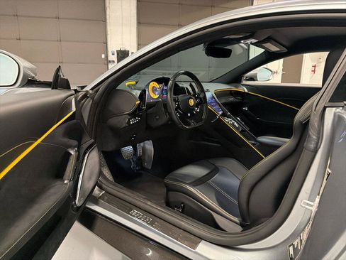 Used 2021 Ferrari Roma RWD image 27