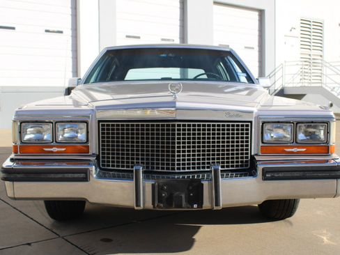 Used 1987 Cadillac Brougham image 8