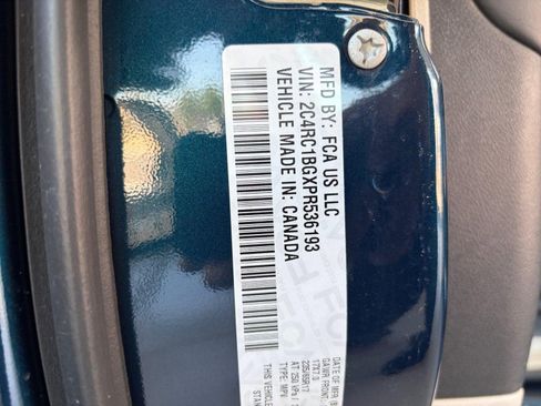 Used 2023 Chrysler Pacifica Touring-L FWD image 30