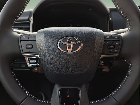 New 2026 Toyota Camry SE w/ Convenience Package FWD image 25