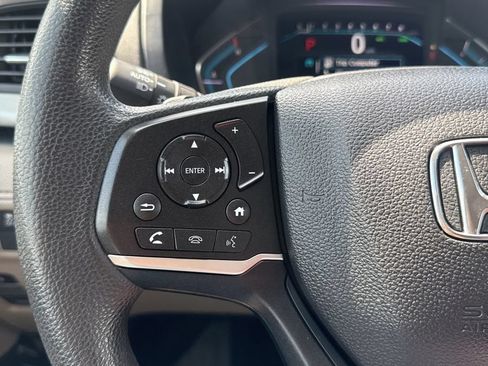 Used 2018 Honda Odyssey EX image 12