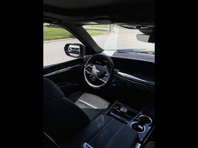 Used 2025 Cadillac Escalade Sport w/ Touring Package AWD/4WD image 5