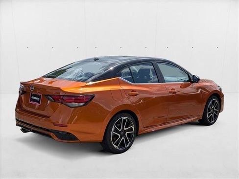 New 2025 Nissan Sentra SR image 2